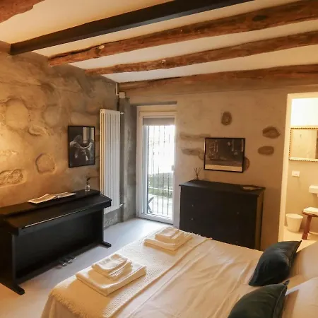 Zizzi - The House In The Hamlet - View Apartment Como