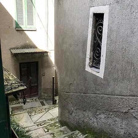 Zizzi - The House In The Hamlet - View * Como